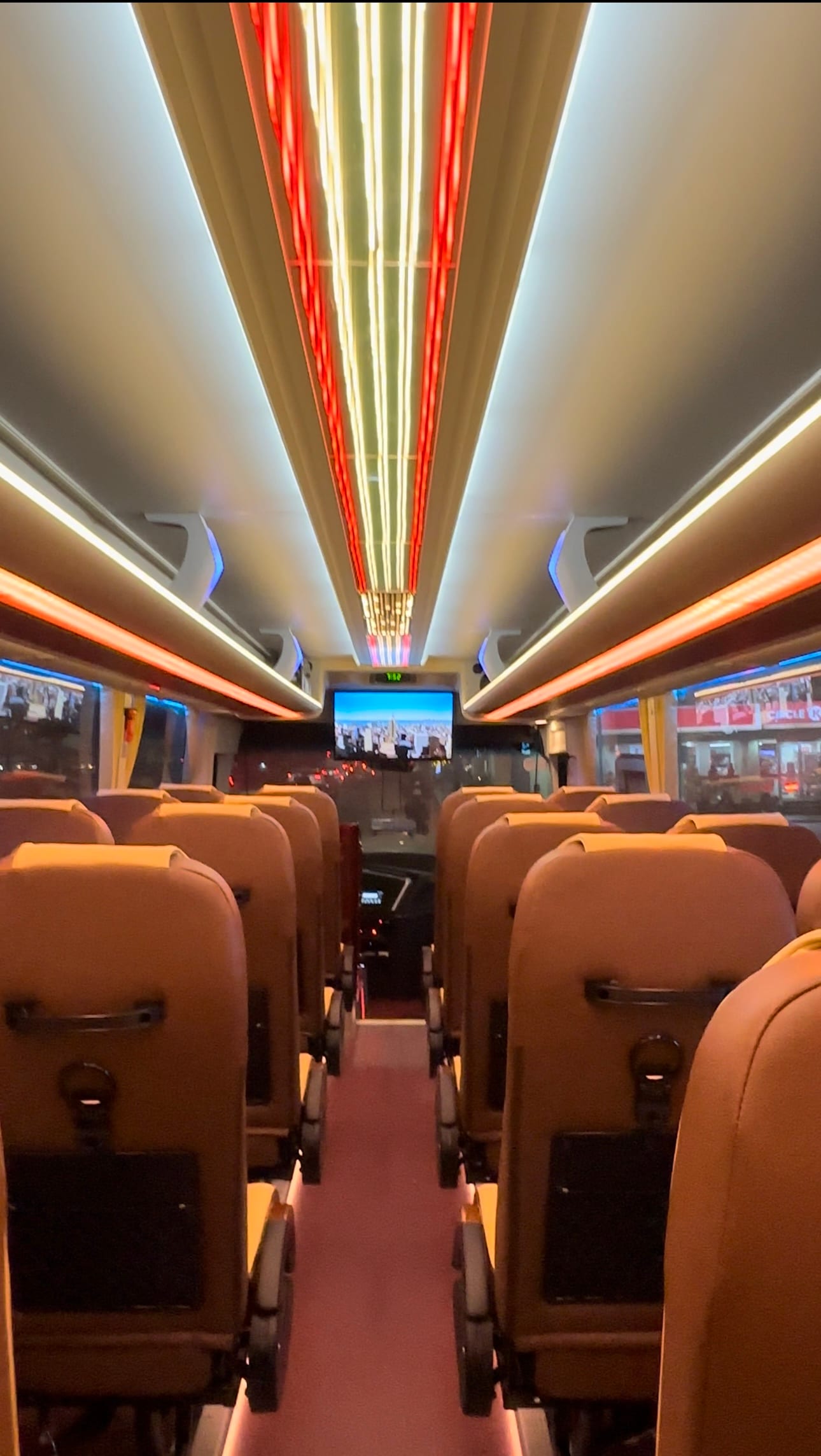 Khoang hành khách xe 29 chỗ Đông Dương Travel